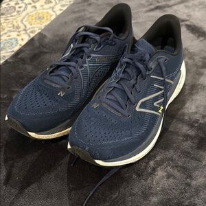 New Balance Men's 850 Dark Blue Athletic Shoes, size 11.5